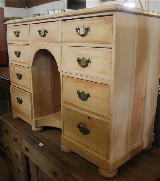 Pine kneehole desk